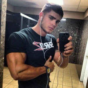 Eduardo Escort putos hombres, putas mujeres, travestis de todas las regiones en Santiago |  Eduardo scort a1 , dotado 19 cm reservado discreto guapo foto real - s, 24 horas de atencion c/departamento en providencia , deportista - see